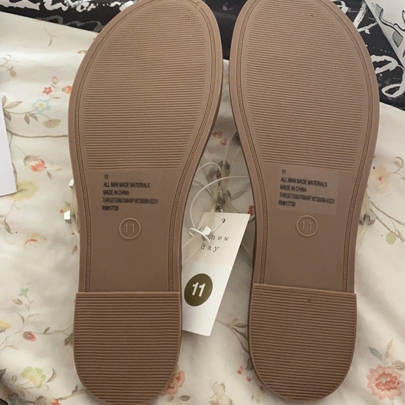 A new day solan sandals - Picture 2 of 5